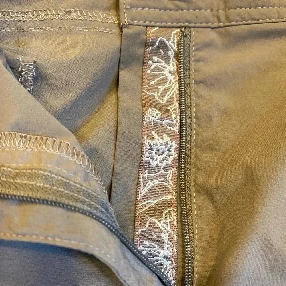 LL Bean Women’s Hiking shorts plus size. Water repellent spandex blend - Picture 3 of 8